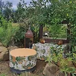 Im Igluzelt Im Privatgarten Mit Warmer Lutzmatratze Und Komfort Main-kinzig Campsite