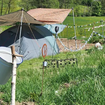 Im Igluzelt Im Privatgarten Mit Warmer Lutzmatratze Und Komfort Main-kinzig Campingplads *