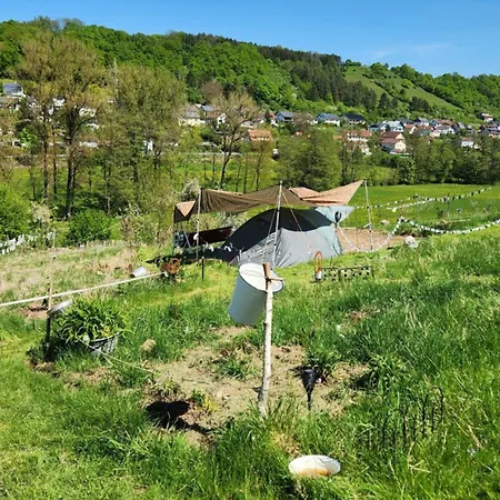 Im Igluzelt Im Privatgarten Mit Komfort Main-kinzig Campingplads *