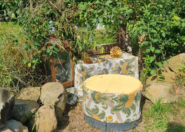 Campingplatz Im Igluzelt Im Privatgarten Mit Komfort Main-kinzig *