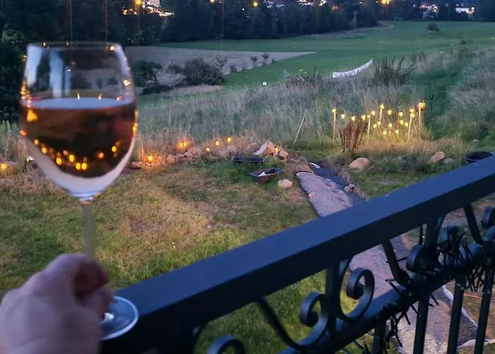 Campingplatz Im Igluzelt Im Privatgarten Mit Komfort Main-kinzig *